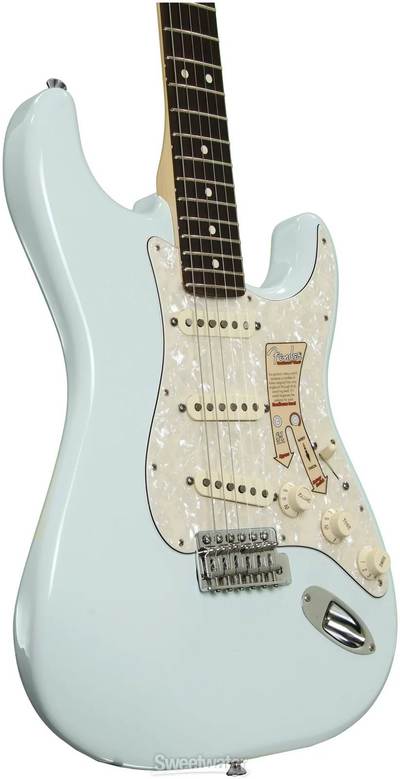 Deluxe Roadhouse Stratocaster body side