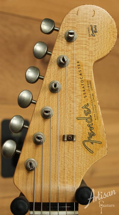 Builder Select 1962 Stratocaster Relic headstock