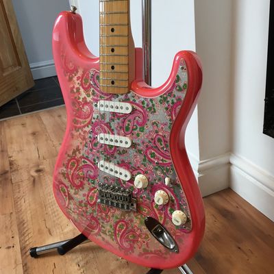 Classic Series Paisley Stratocaster for Export body side
