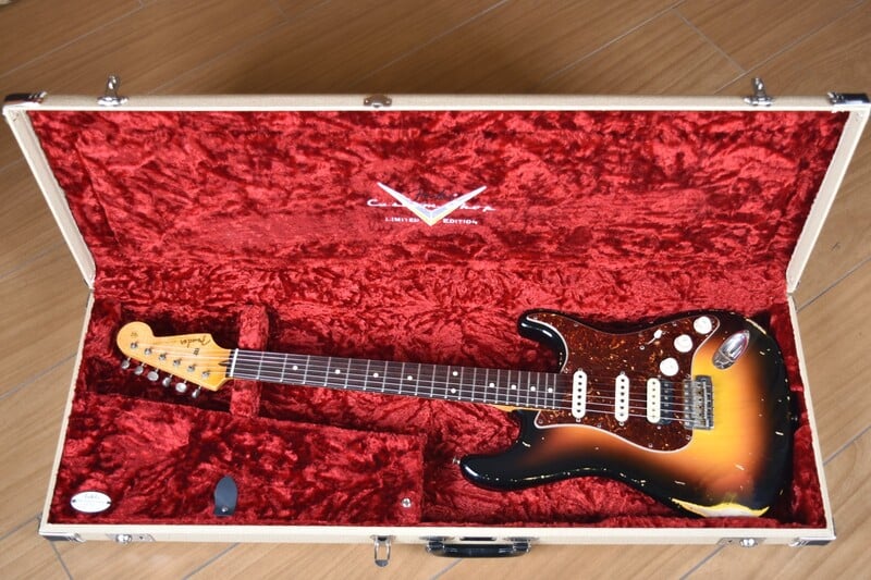 cruz builder select 61 stratocaster relic with case