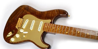 Claro Walnut Artisan Stratocaster body
