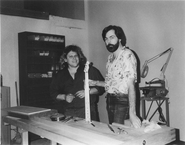 John Page e Michael Stevens con un banjo neck nel 1987 