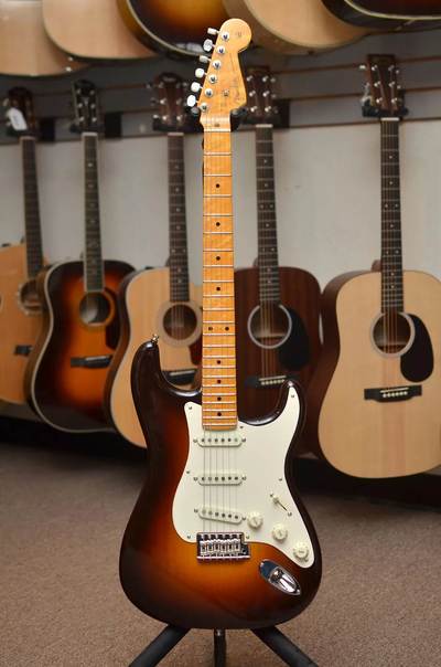American Custom Stratocaster (2016 model) 