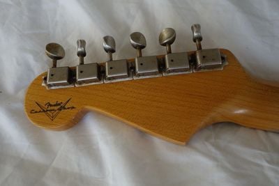 Postmodern Stratocaster headstock