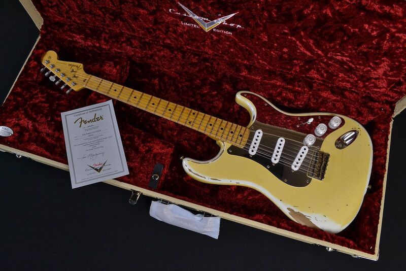Nile Rodgers Hitmaker Stratocaster with case