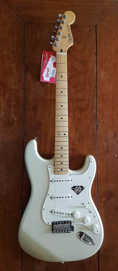 60th Anniversary Stratocaster front