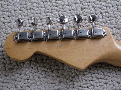 Jerry Donahue Stratocaster headstock back
