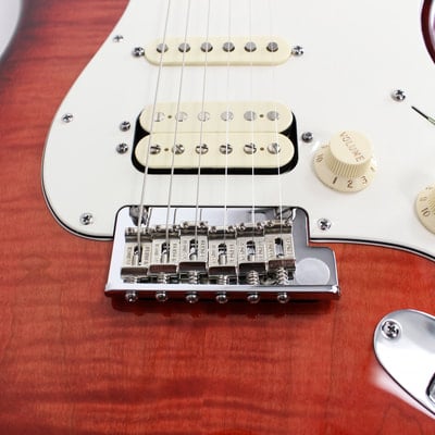 Fender Select Stratocaster HSS Exotic Maple Flame Bridge