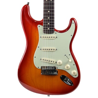 Custom Deluxe Stratocaster front