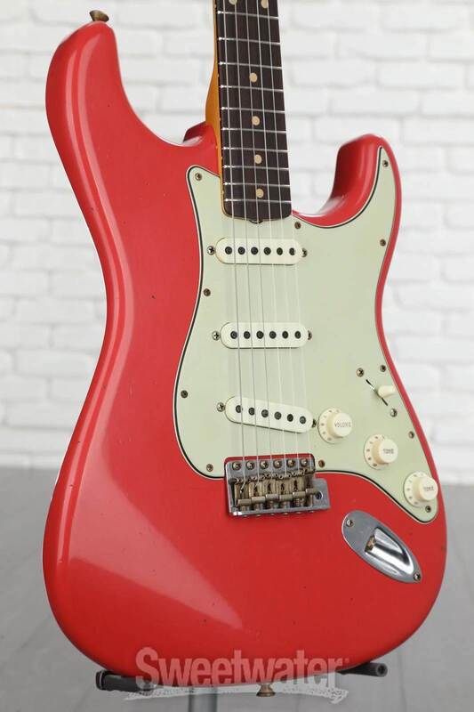 Limited Edition '62/'63 Stratocaster Journeyman Relic body side