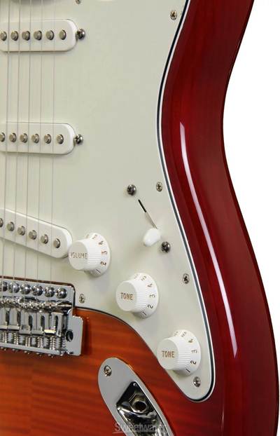 Standard Stratocaster Plus Top knobs