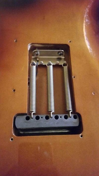 Squier '62 Vintage Stratocaster tremolo springs