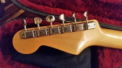 Squier '62 Vintage Stratocaster headstock back