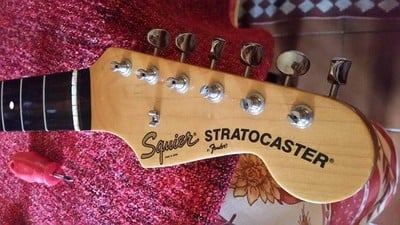 Squier '62 Vintage Stratocaster headstock