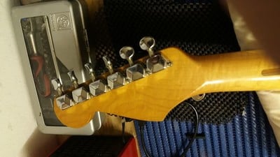 Squier Classic Stratocaster headstock back