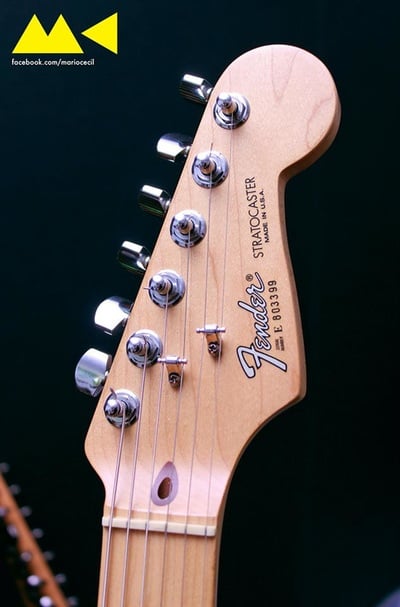 Deluxe American Standard Stratocaster Headstock front