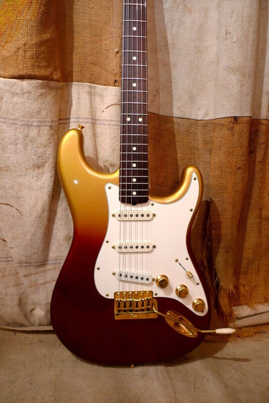 The Strat Body front