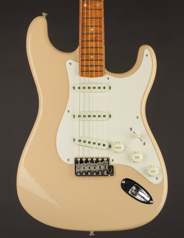 Roasted Pine DLX stratocaster Body front