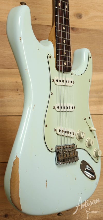 Builder Select 1962 Stratocaster Relic body side