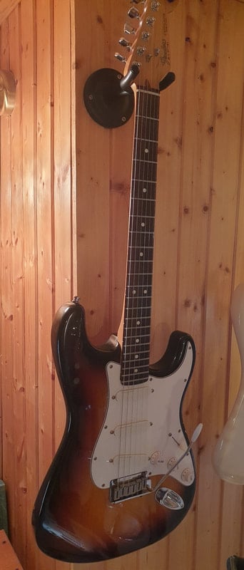 Deluxe American Standard Stratocaster front