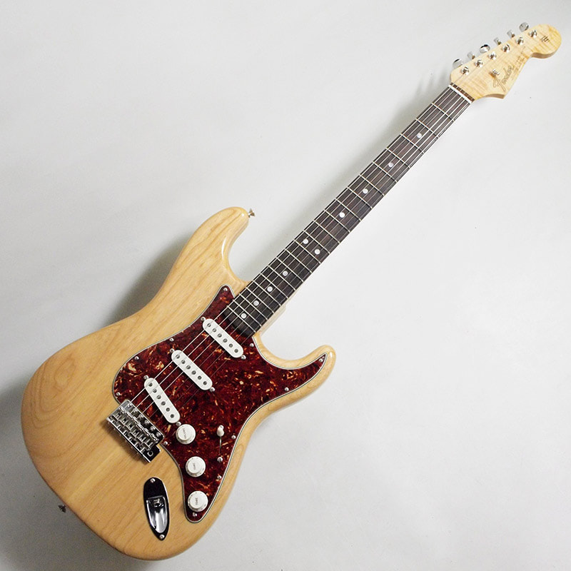 Limited Ed. '65 Stratocaster NOS front