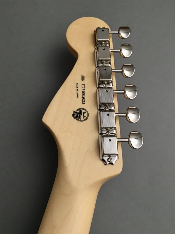 Made in Japan Hybrid II Stratocaster Natural