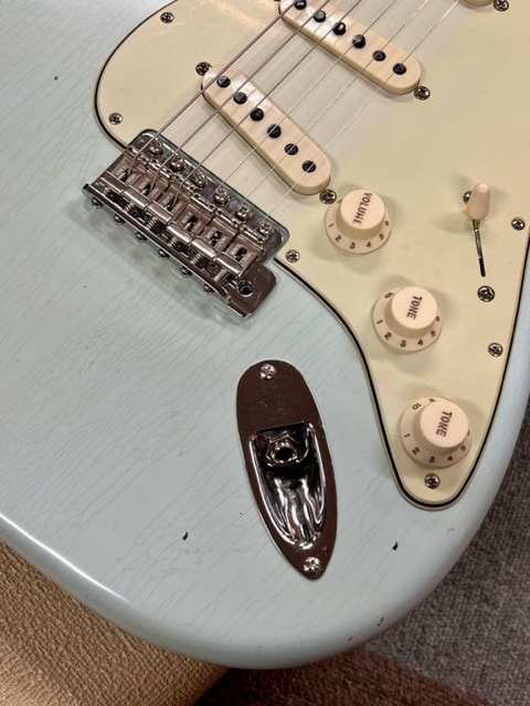 1964 Stratocaster Journeyman Relic CC Hardware Bridge