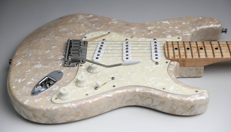 Limited Ed. Moto Stratocaster body side