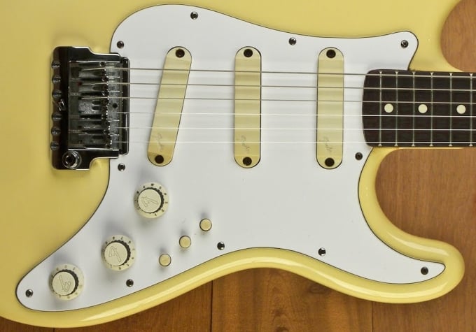 Stratocaster Elite and its knobs and pickup covers