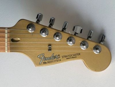 Gold Sister stratocaster Headstock front