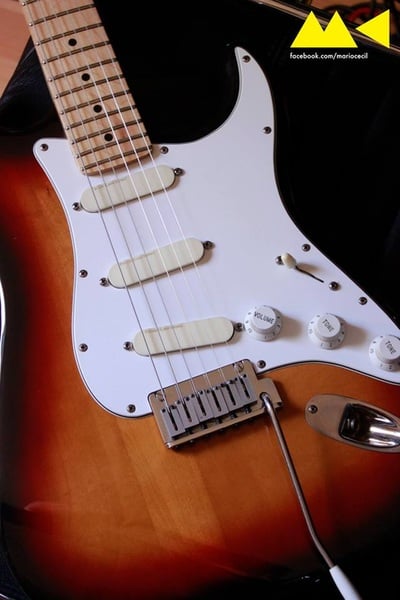 
Deluxe American Standard Stratocaster Body front