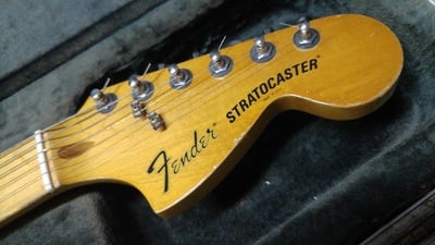 25th Anniversary Stratocaster headstock