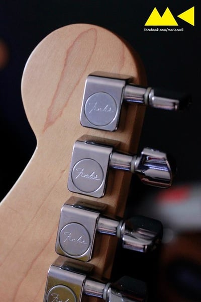 
Deluxe American Standard Stratocaster Tuning Machines