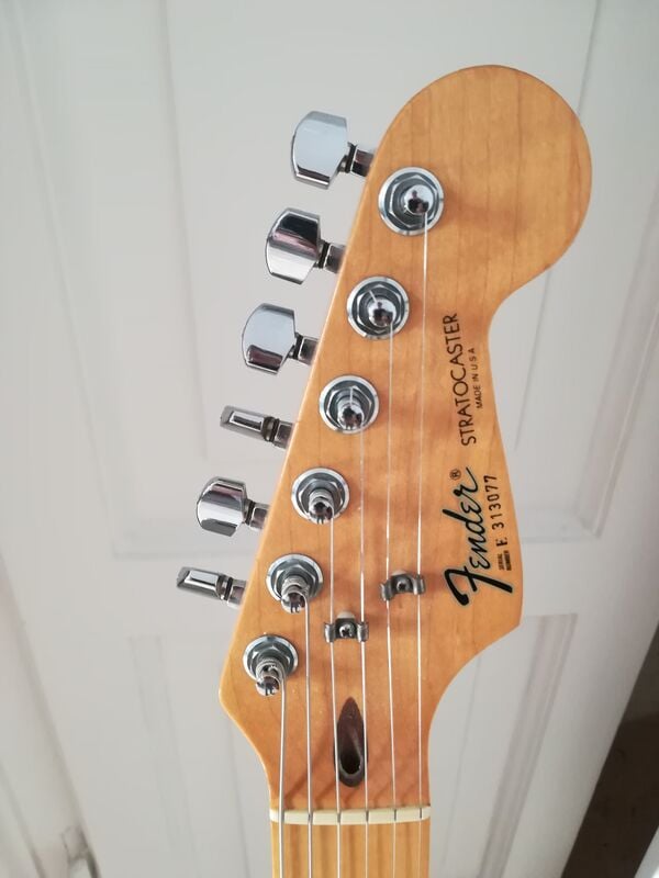 Early 2-Knob strat headstock with different logo