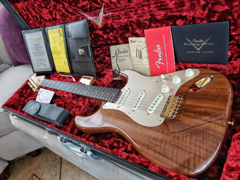 Artisan Claro Walnut Stratocaster case