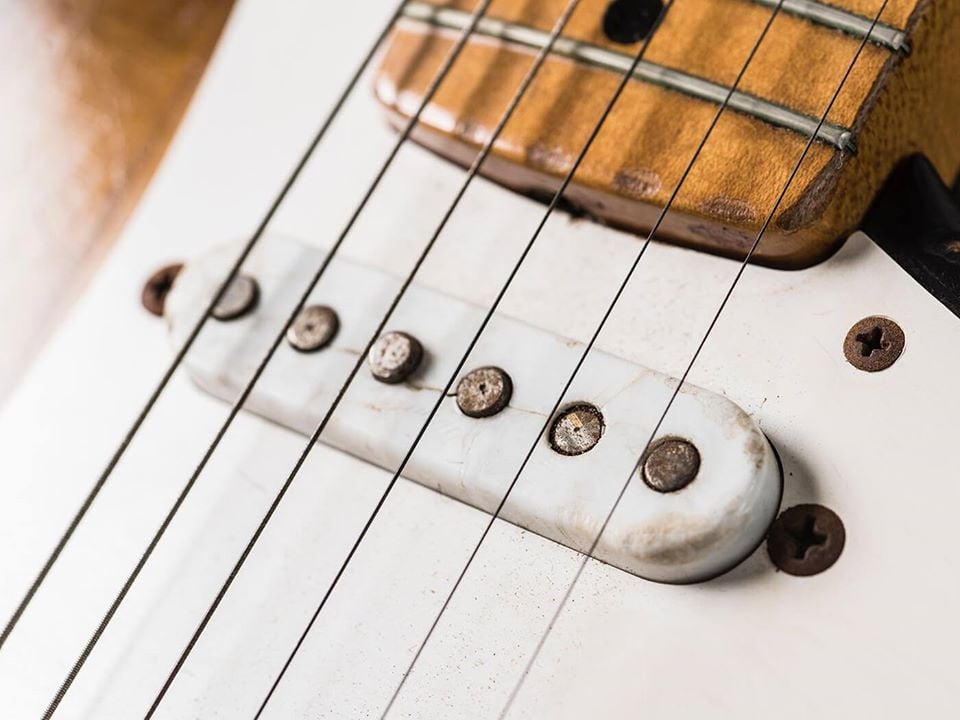 Mascherina dai bordi smussati di una Stratocaster del 1954