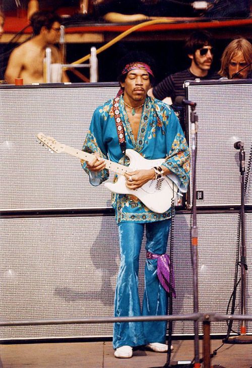 Hendrix at the Newport Festival with the hybrid Fender guitar