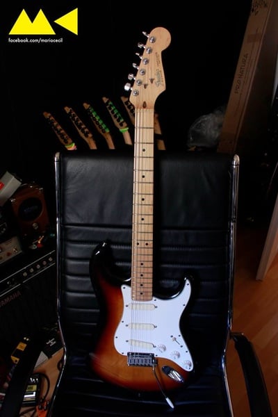 Deluxe American Standard Stratocaster front