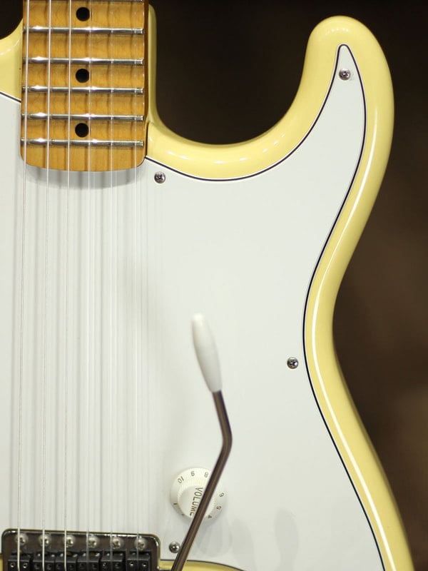 Malmsteen nylon strings Stratocaster Malmsteen nylon strings Stratocaster lower horn