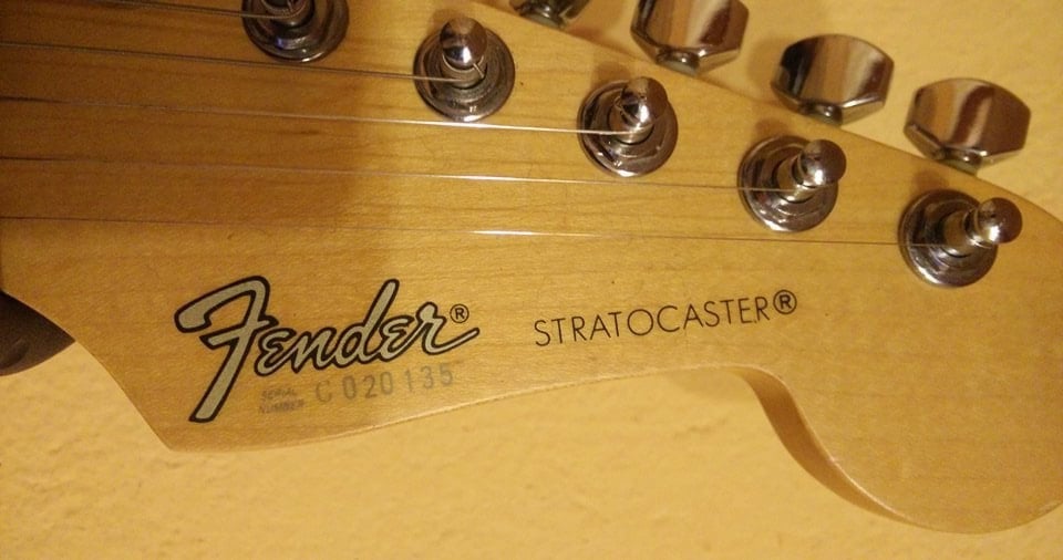 US Contemporary Stratocaster headstock logo