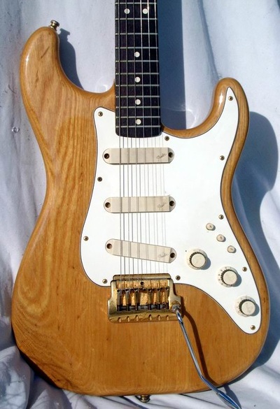 Gold Elite Stratocaster Body front