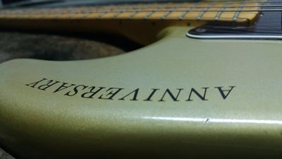 25th Anniversary Stratocaster logo detail