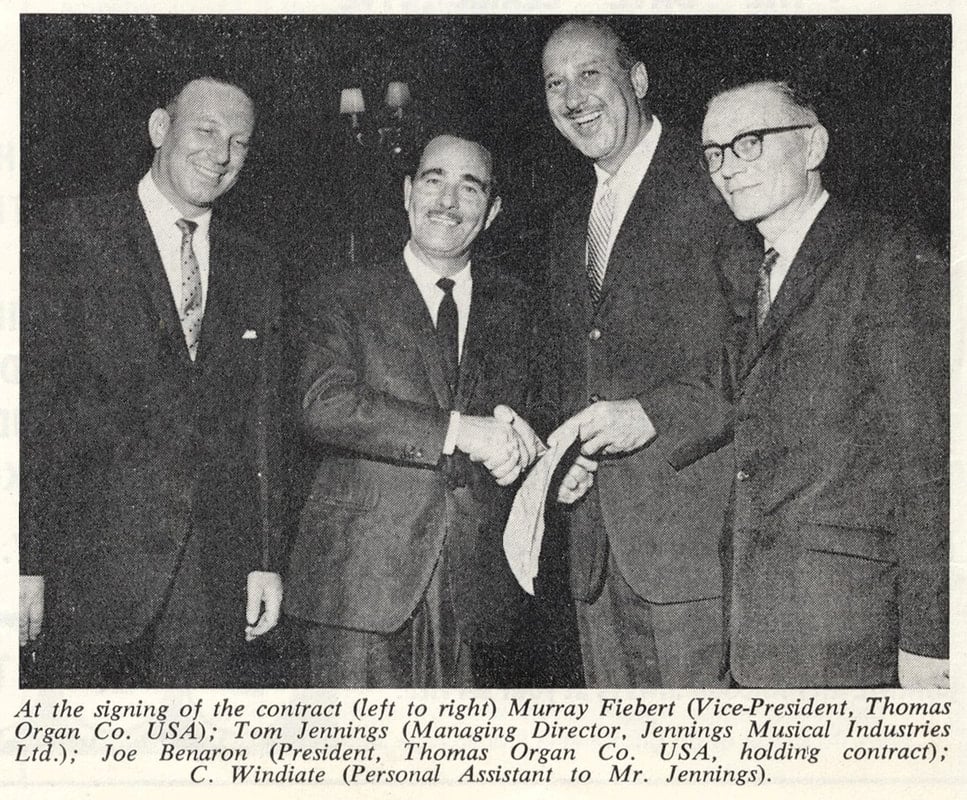 The Million Dollar contract, signed at the British Musical Instruments Trade Fair, which took place in late August 1964. in the middle of the picture Tom Jennings e Joe Benaron. Beat Instrumental Magazine edition of October, 1964.
