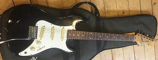 Bullet Stratocaster, prima versione (reverb.com)