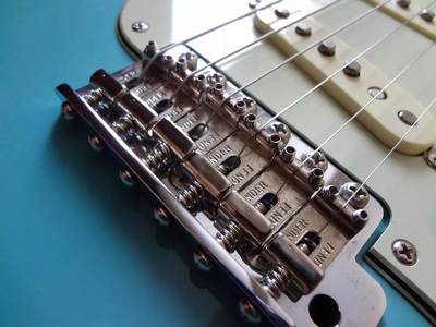 2011 FSR American Vintage '62 Stratocaster, Tropical Turquoise bridge