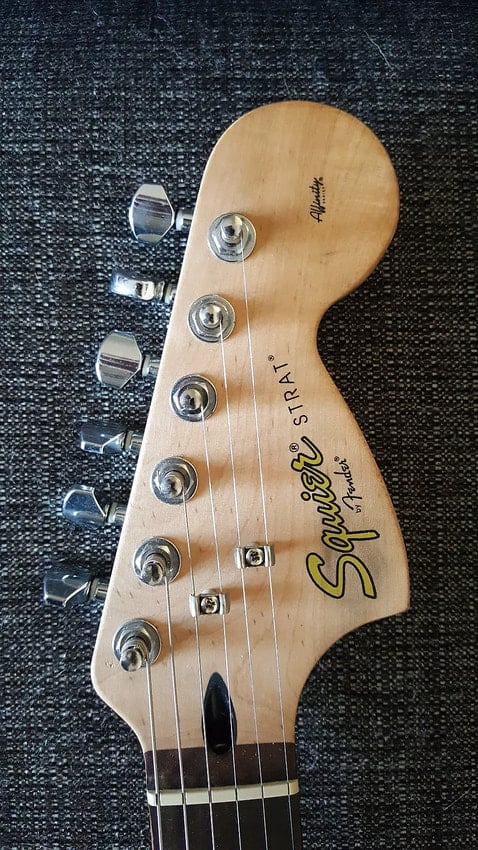 Squier Affinity Strat HSS made in Indonesia