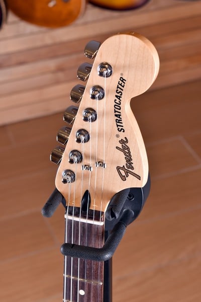 Deluxe Roadhouse Stratocaster headstock