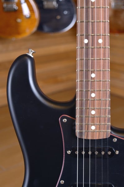 FSR Stratocaster Noir HSS fretboard dots