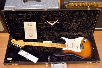 American Custom Stratocaster (2015 model) with case