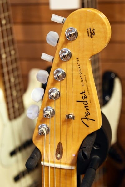 American Custom Stratocaster (2015 model) headstock